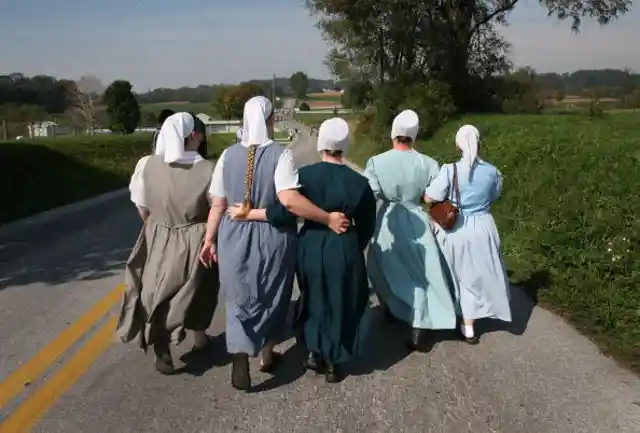 Amish Women Wear Wedding Dresses Weekly