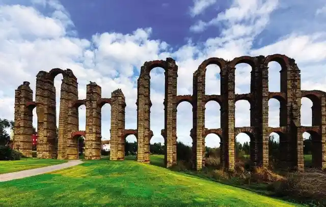 Aqueduct de los Milagros – Spain