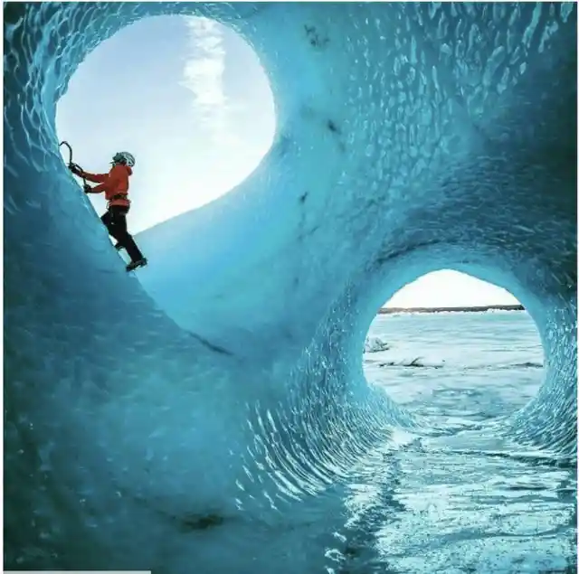 Tube Riding En El Hielo