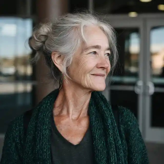 People in Line at the Supermarket Wanted to Kick Me Out When My Granddaughter Started Crying – but a Stranger Suddenly Stepped In