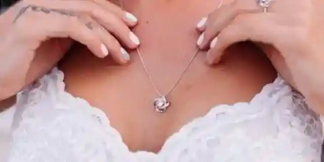 My Wife Disappeared 20 Years Ago – Then at a Grocery Store, I Saw a Young Woman Wearing the Silver Medallion I Once Gave Her