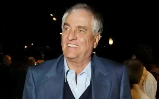 3. The homeless man that Edward asks for directions is actually the director, Gary Marshall.