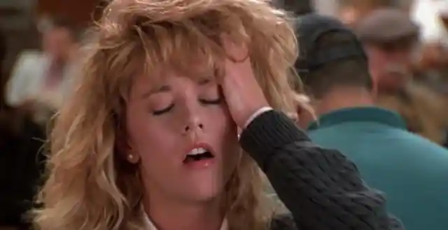 Quel film excentrique montrait Meg Ryan faisant des grimaces et des bruits bizarres dans un restaurant ?