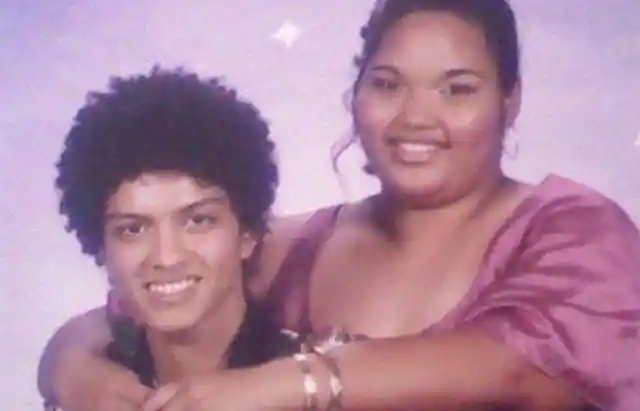 Awkward Photos of Stars at Prom Night