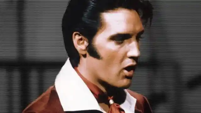 What is the name of Elvis Presley's estate where he passed away?