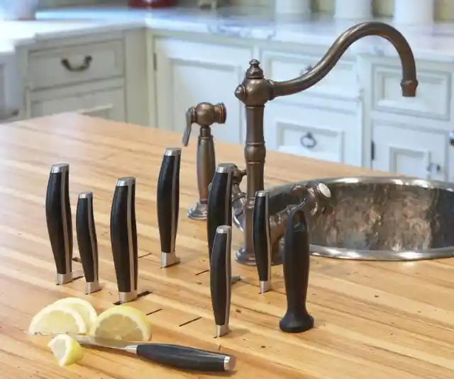 Securing The Knives On Your Countertop