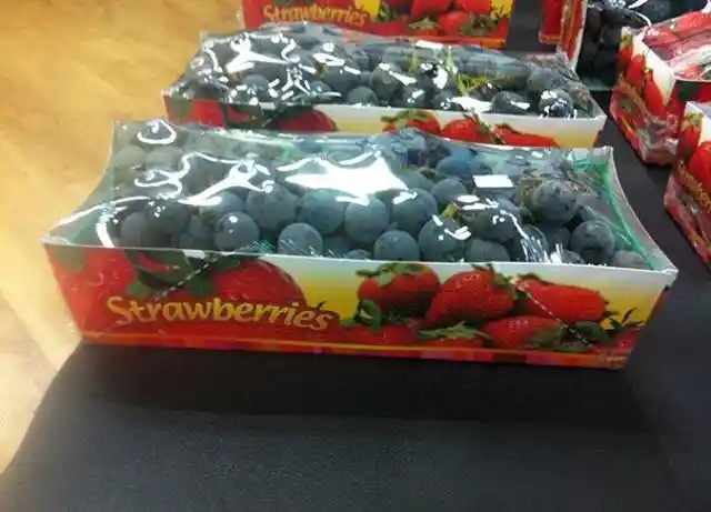 Schwarze Erdbeeren