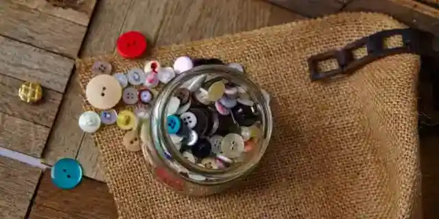 Mom Left My Brother the House, and I Got an Old Jar of Buttons — When I Accidentally Smashed It on the Floor, I Froze When I Saw What Was Hidden Inside