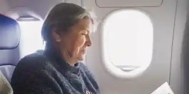 An Entitled Business Class Passenger Demanded My 85-Year-Old Grandma Be Moved Because 'Her Hands Were Shaking Too Much' – What the Flight Attendant Did Next Stunned Everyone