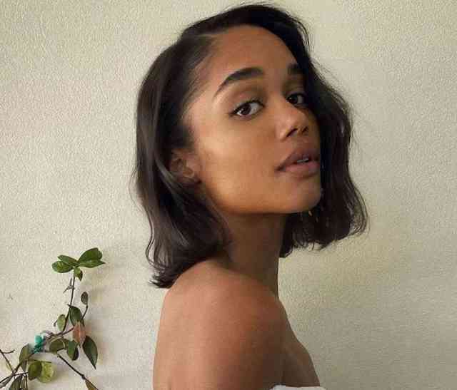 12. Wavy Lob With Side Part