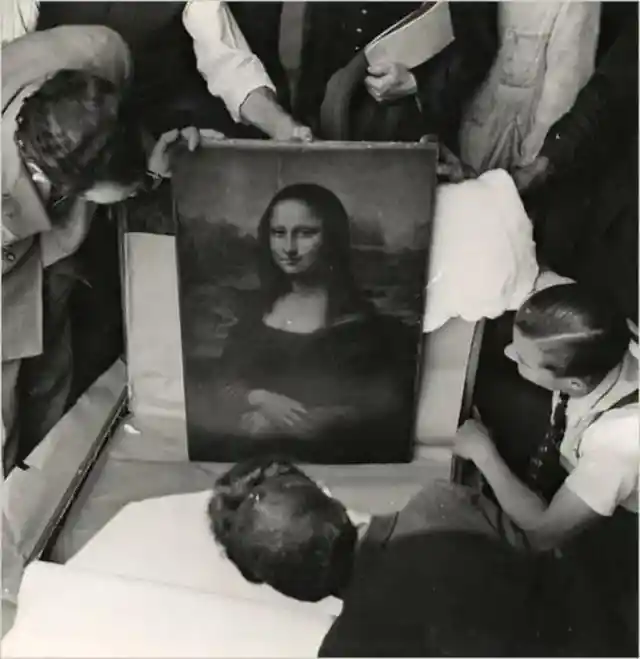 Keeping the Mona Lisa Painting Safe