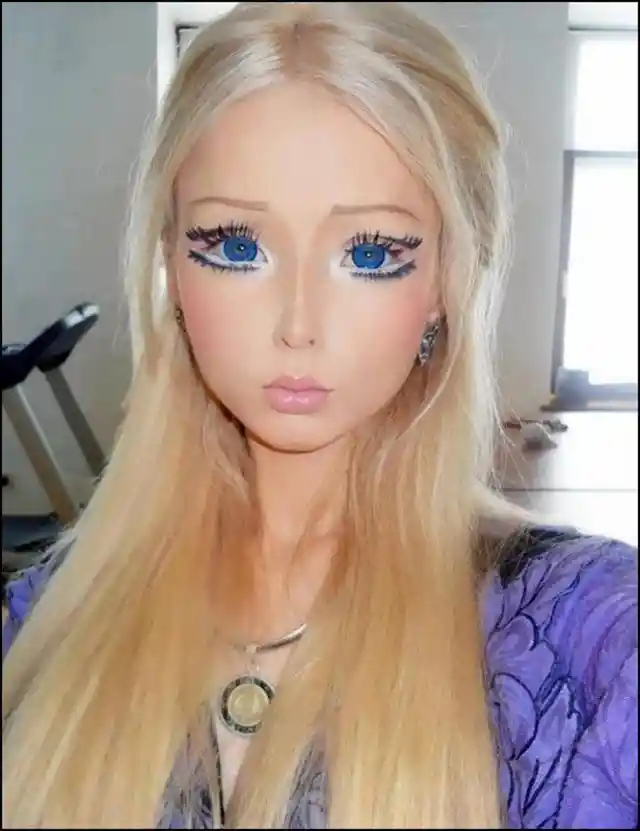 Barbie look