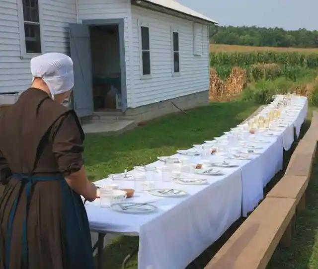 A los amish les gusta comer juntos