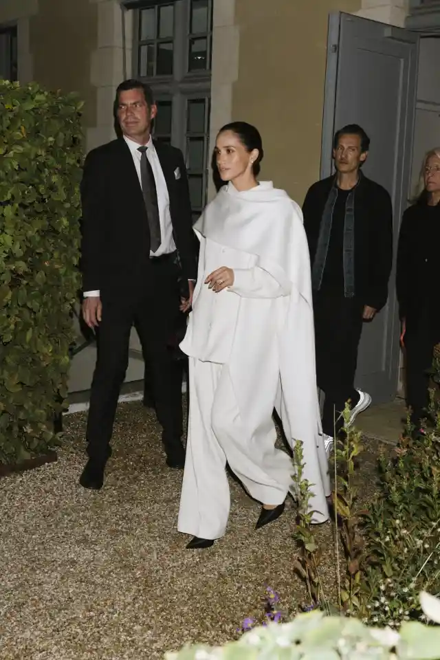Prince Harry and Meghan Markle’s Interaction at Rare Red Carpet Appearance Sparks Online Discussion