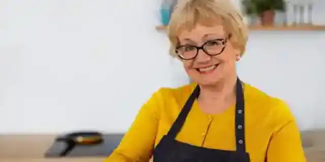 My Classmates Spent Years Laughing at My 'Lunch Lady' Grandma – Until My Graduation Speech Made Them Fall Silent