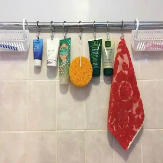 Maximizing Your Bathroom Space With Hooks