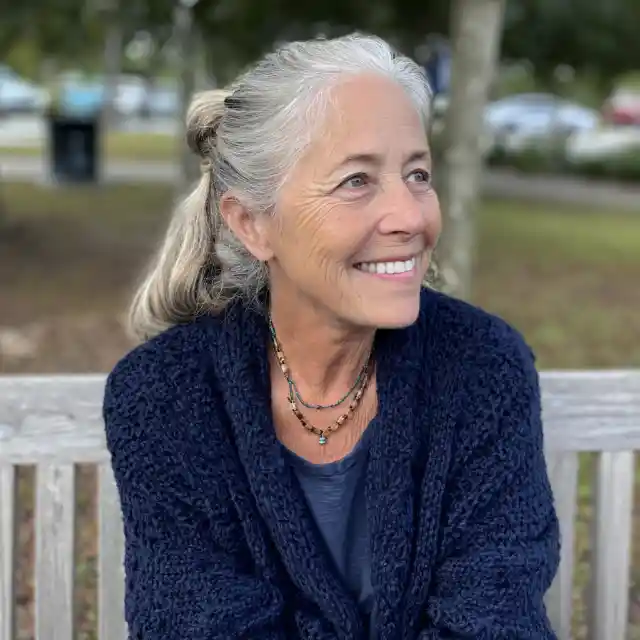 People in Line at the Supermarket Wanted to Kick Me Out When My Granddaughter Started Crying – but a Stranger Suddenly Stepped In