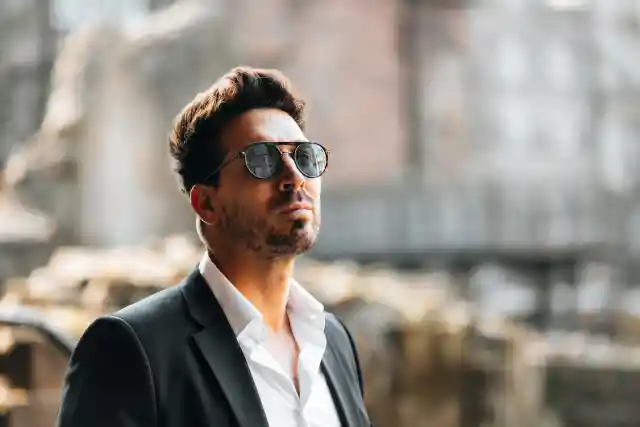 I Gave My Last $3 to a Stranger at a Gas Station and Woke up Owning a Business Empire