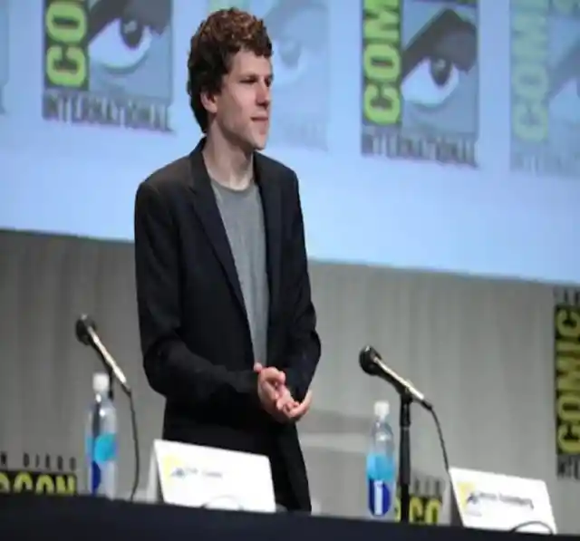 Jesse Eisenberg Close To 5’7’’