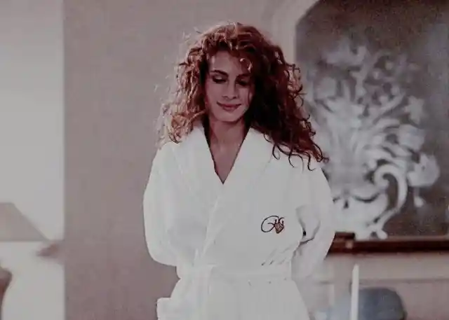 18. One time, Julia got so into this scene when she came up from dunking her head everyone had left (including the cameraman).
