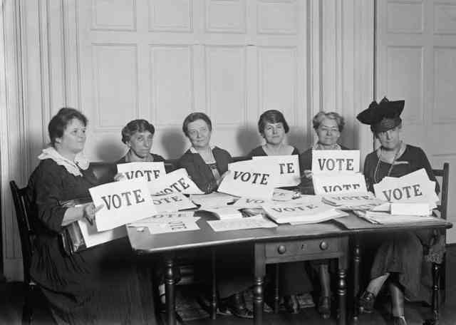 Quando è stato concesso alle donne americane di votare per la prima volta?