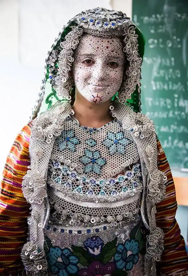 Alternative Wedding Dresses From Around The World