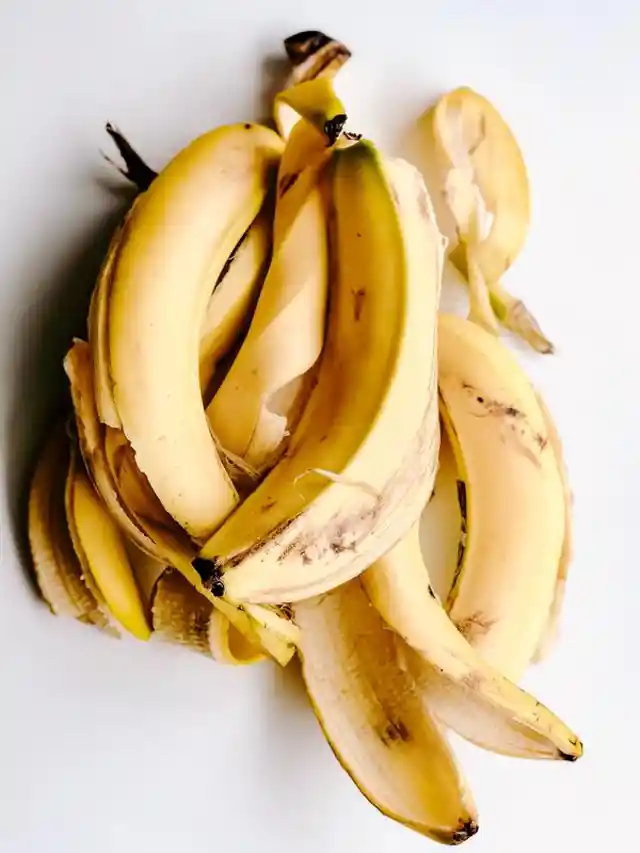 This is How to Use Banana Peel as Food for Your Plants