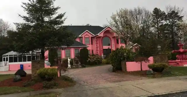 Army Dad’s Shed Demolished by HOA—But He Has a Shocking Response