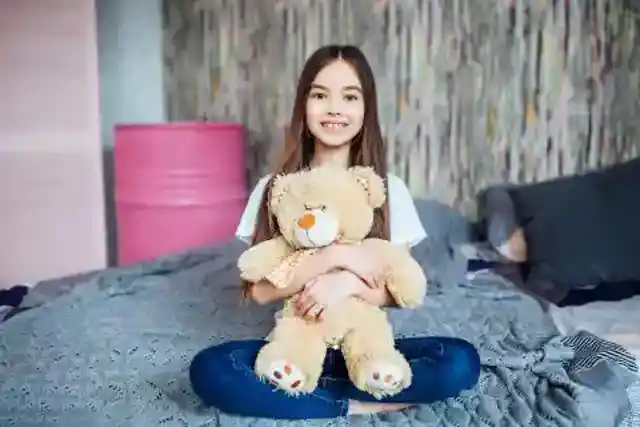 I bought my daughter Emily a giant white teddy bear, and it became our ritual for every truck trip. After she died, it was the only thing I couldn’t let go. Last week, something inside it cracked.