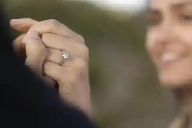 When My Boyfriend Proposed, I Recognized My Great-Grandmother's Ring – My Knees Buckled Because That Ring Had Been Laid to Rest with Her 25 Years Ago