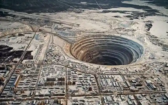 Man Hole Spills Diamonds For Decades - Eastern Siberia, Russia