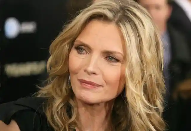 19 Hairstyles to Make You Look 10 Years Younger