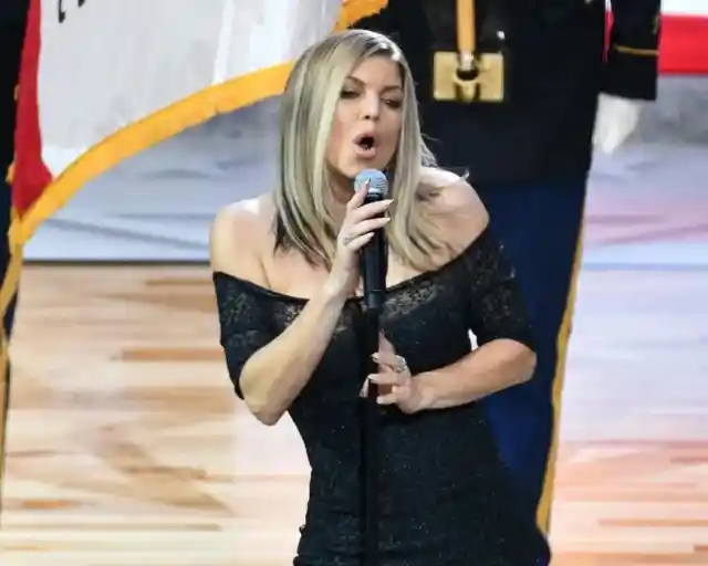 Fergie Oversang The National Anthem