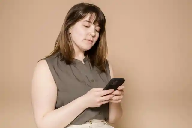 I Caught My Husband Cheating with My Younger Half Sister – I Didn't Scream, Just Invited Her Over the Next Day