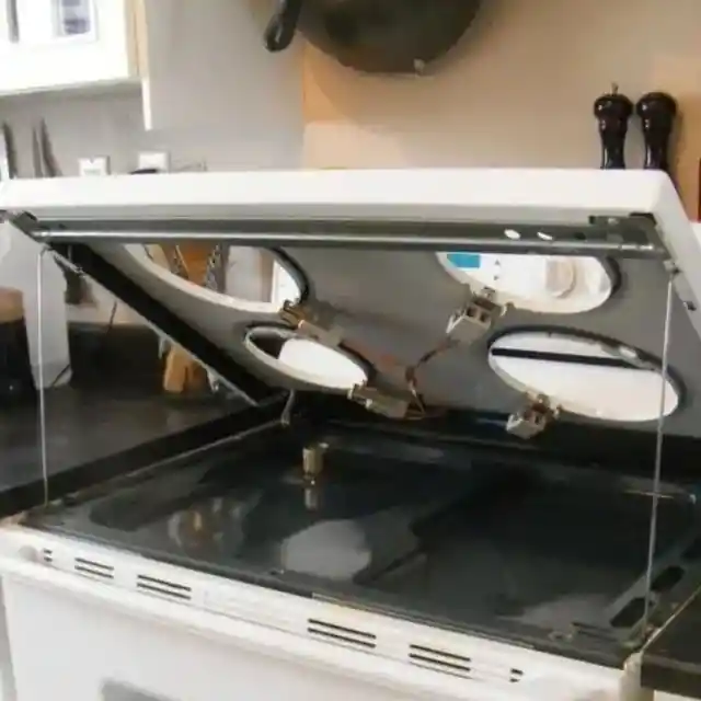 Clean an Oven in a Jiffy