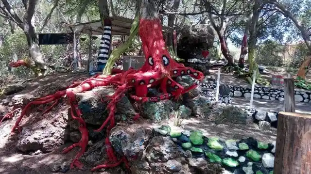 The Red Octopus Tree