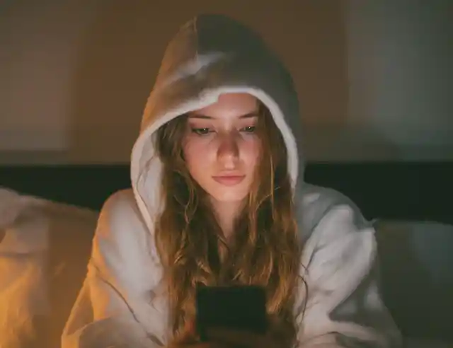 During My Wedding, My 7-Year-Old Daughter Tearfully Said, 'Mom, Look at Daddy's Arm! I Don't Want a New Daddy!' – What I Saw Left Me in Pure Shock