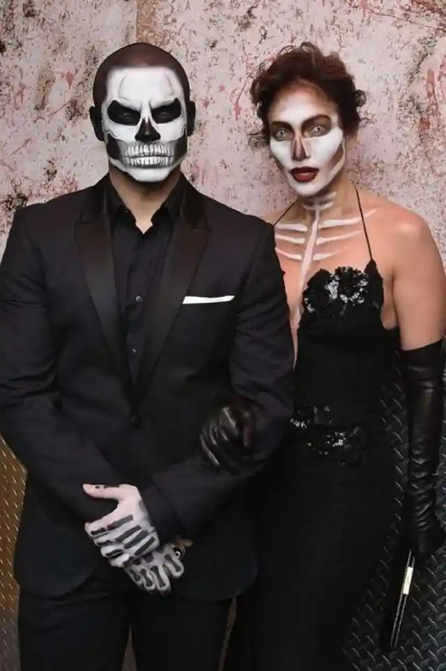 Jennifer Lopez & Casper Smart As Skeletons