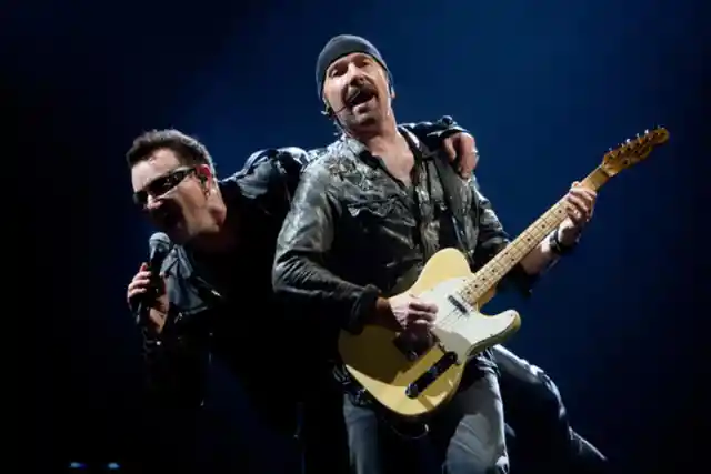 ¿Cómo se llama el guitarrista de U2?