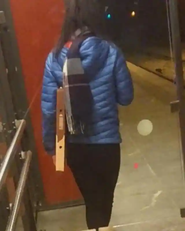 That’s Not How You Carry Pizza