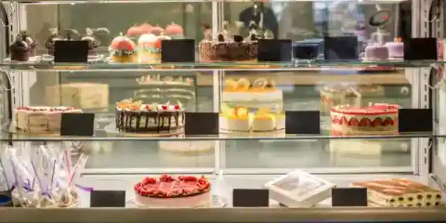 I Bought a Birthday Cake for a Little Boy Whose Mom Was Crying in the Bakery – the Next Week, My Sister Called Screaming, 'Do You Know Who That Was?'