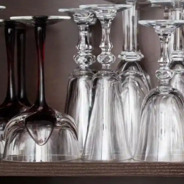 How to Store Wine Glasses