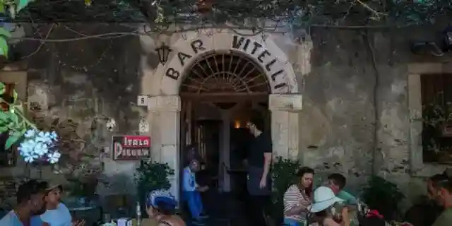 10 Iconic Movie Locations You Can Visit Around the World
