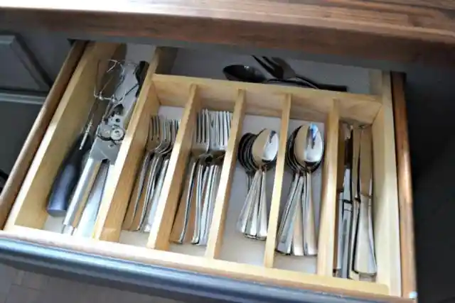 An End To Messy Cutlery Drawers