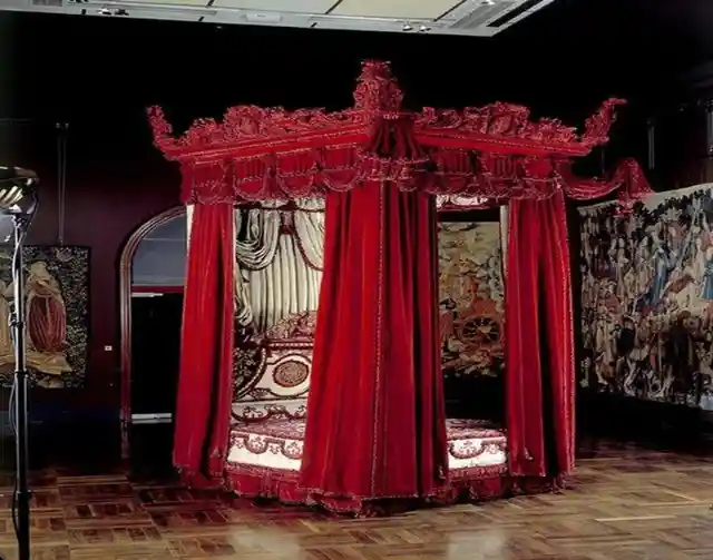 Renaissance Bed