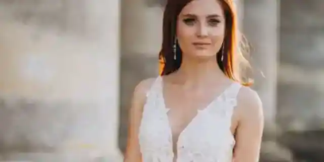 I Decided to Wear My Grandmother's Wedding Dress in Her Honor – But While Altering It, I Found a Hidden Note That Revealed the Truth About My Parents