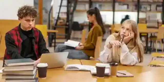 My High School Bully Who Laughed at My Thrift-Store Clothes Now Begs Me for My Kidney to Survive – The 4-Word Note I Left on Her Hospital Bed Brought the Nursing Staff to Tears