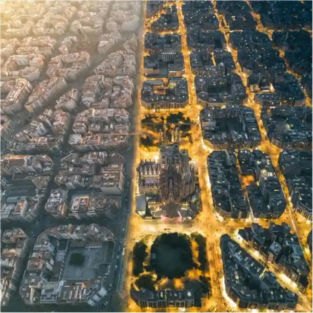 Barcelona: Day and Night