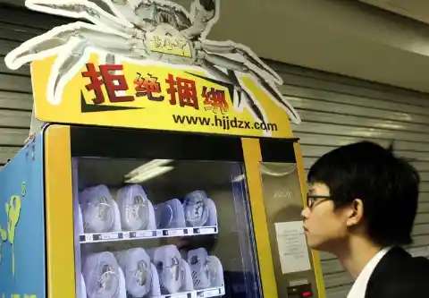 Automatic Crab Dispenser