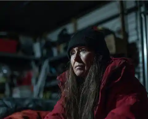 I Showed up at My Parents' for Christmas Only to Find Out My Older Sister Had Kicked Them Out and Made Them Live in Their Own Garage – It Was Her Biggest Mistake